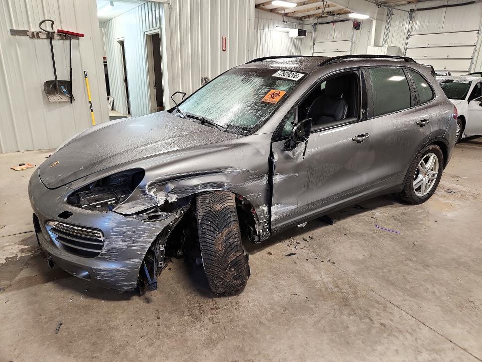 2013 PORSCHE CAYENNE   