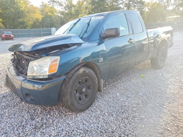 2004 NISSAN TITAN XE  