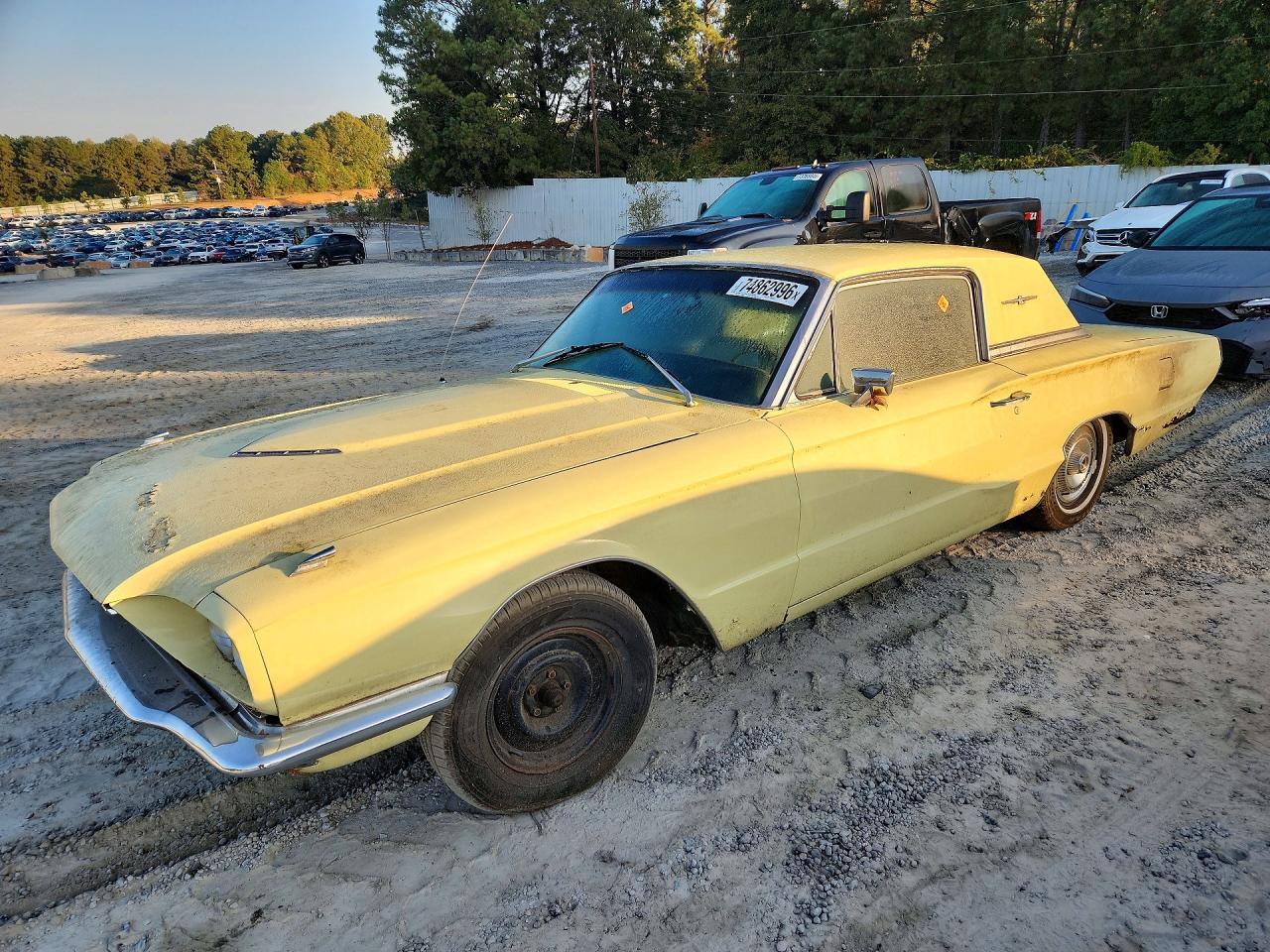 منظر 1966 FORD T-BIRD، زاوية 1