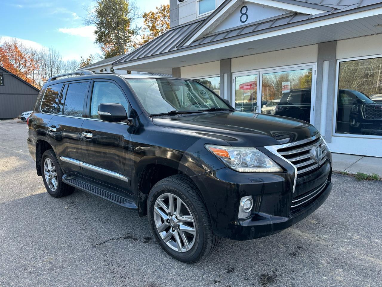 Вид 2015 LEXUS LX 570, угол 1