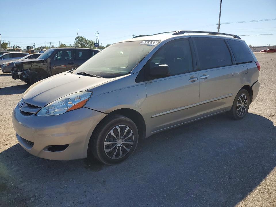 2006 TOYOTA SIENNA LE 8 PASSENGER  