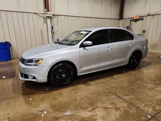 2011 VOLKSWAGEN JETTA SE  