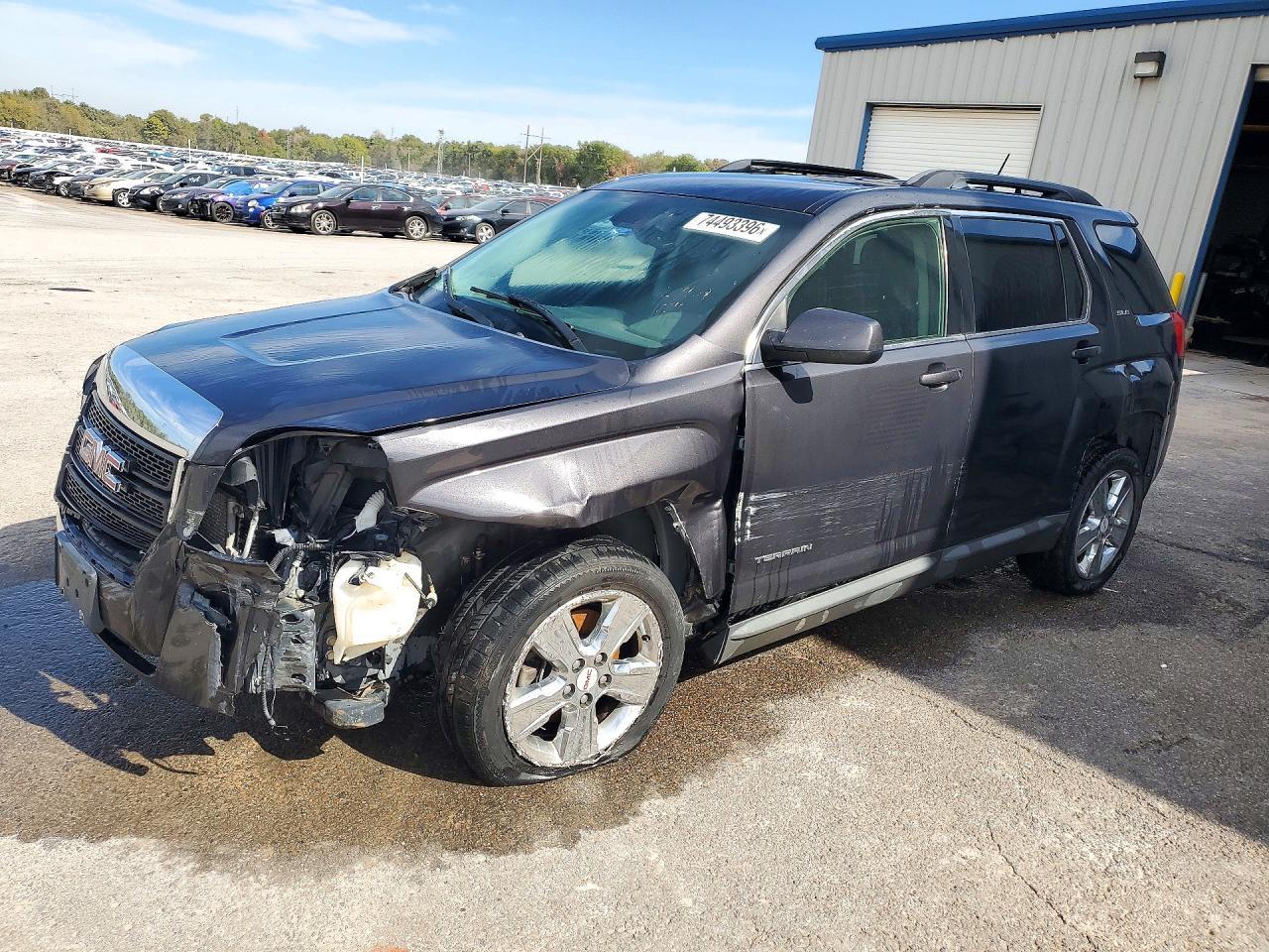 Вид 2015 GMC TERRAIN SLE, угол 1