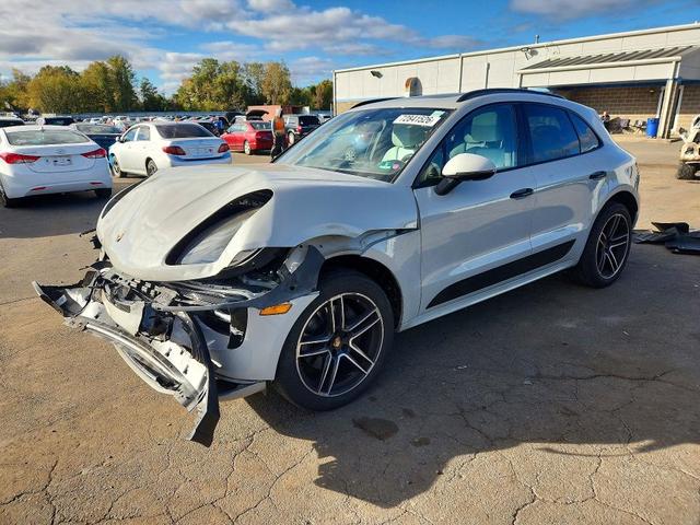 2019 PORSCHE MACAN