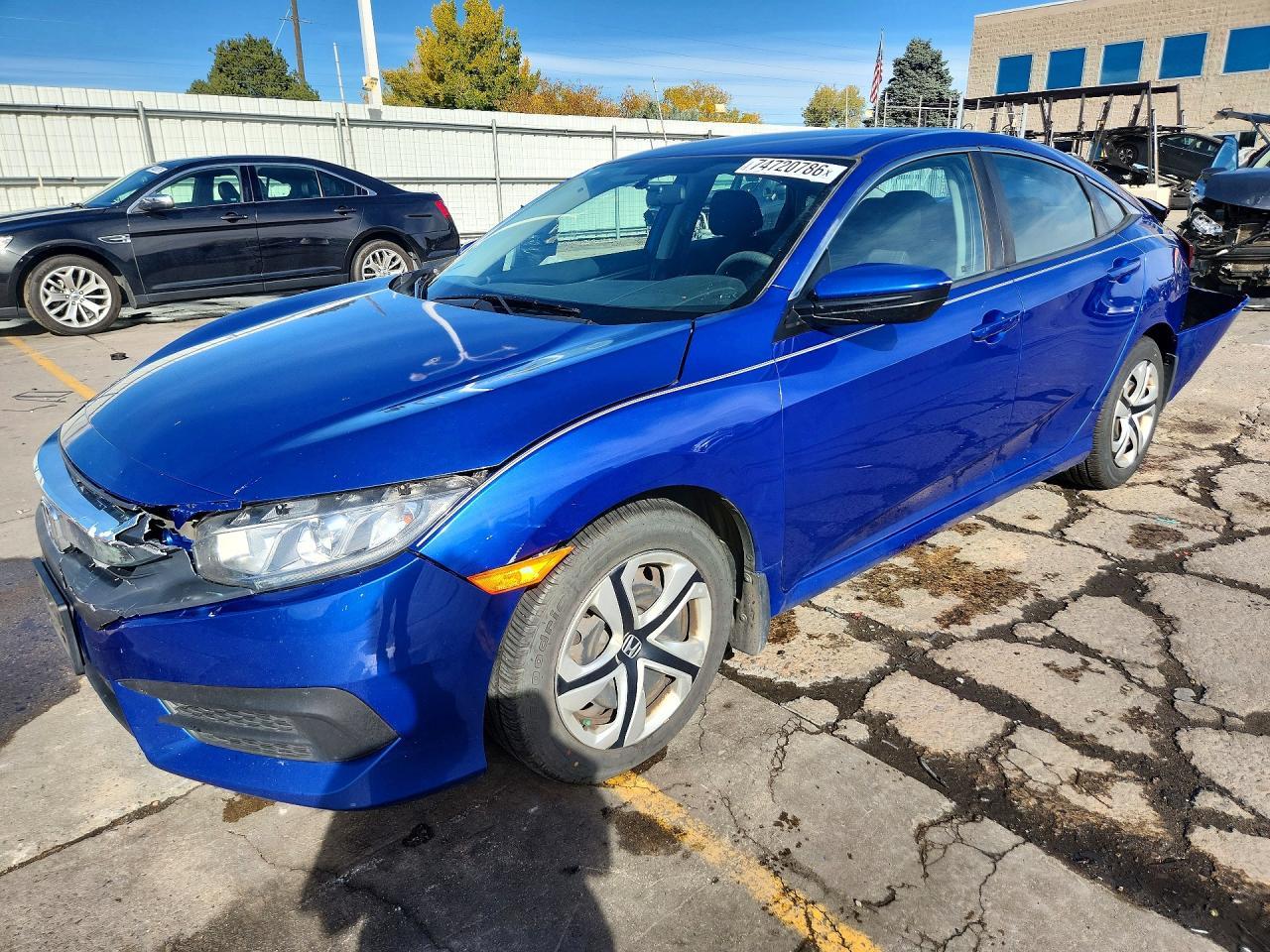 Вид 2017 HONDA CIVIC LX, угол 1
