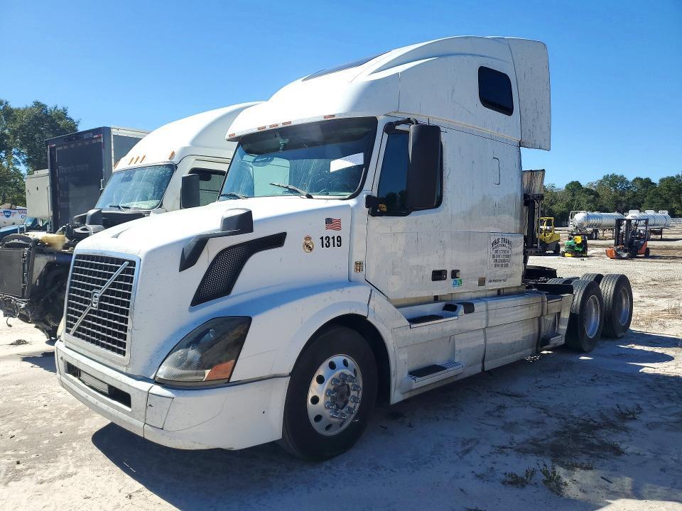 2016 VOLVO VNL SEMI TRUCK