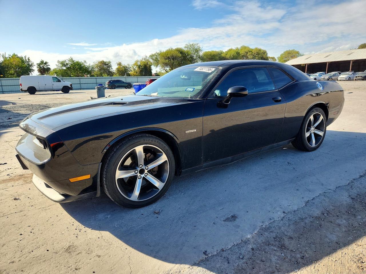 منظر 2014 DODGE CHALLENGER SXT، زاوية 1