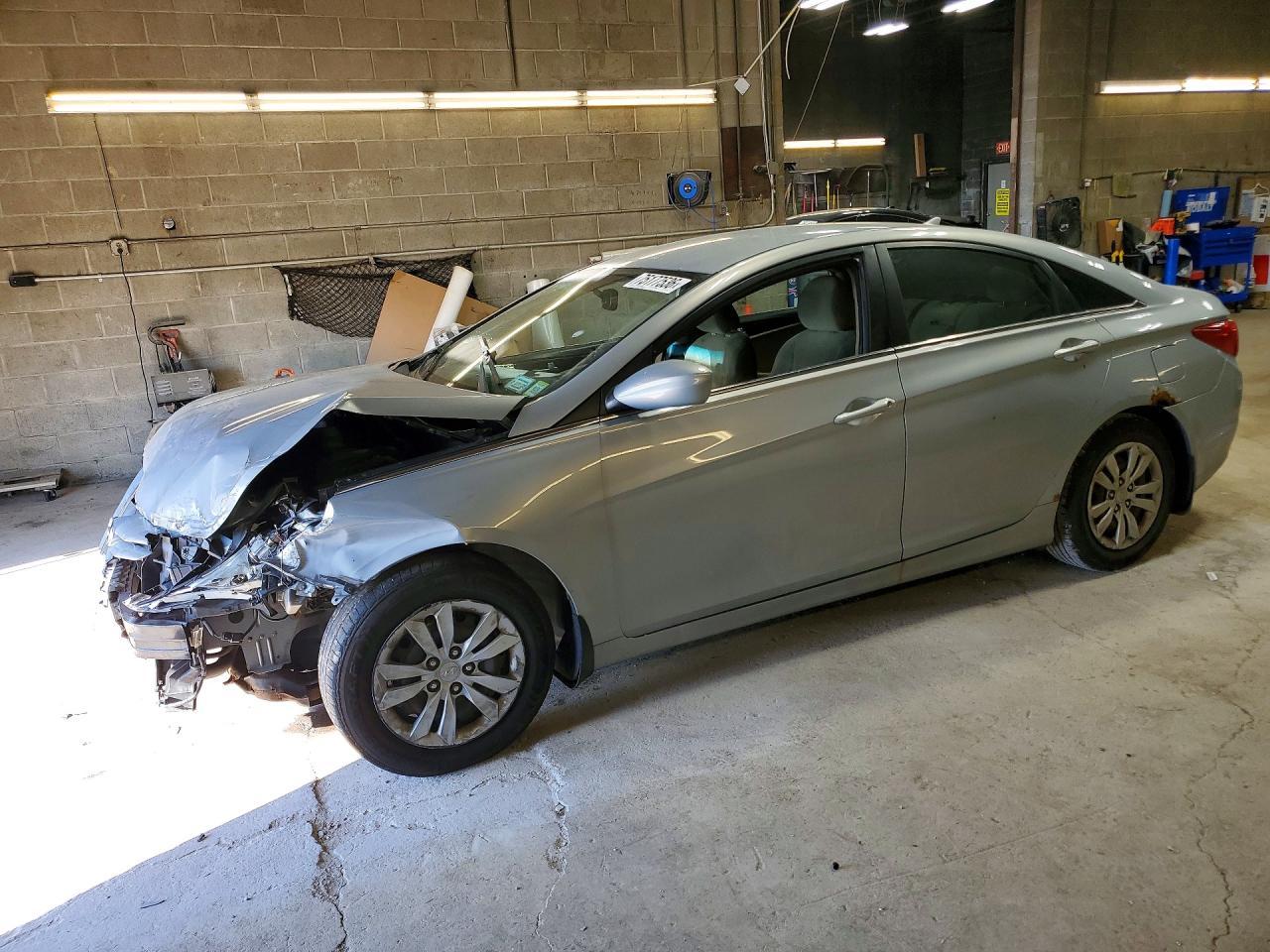 Вид 2011 HYUNDAI SONATA GLS, угол 1