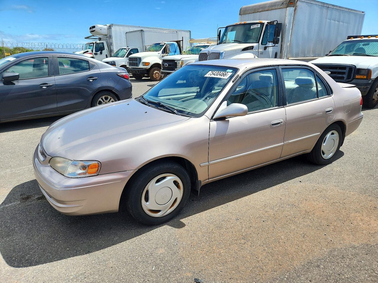 Vue de 1998 TOYOTA COROLLA VE, angle 1