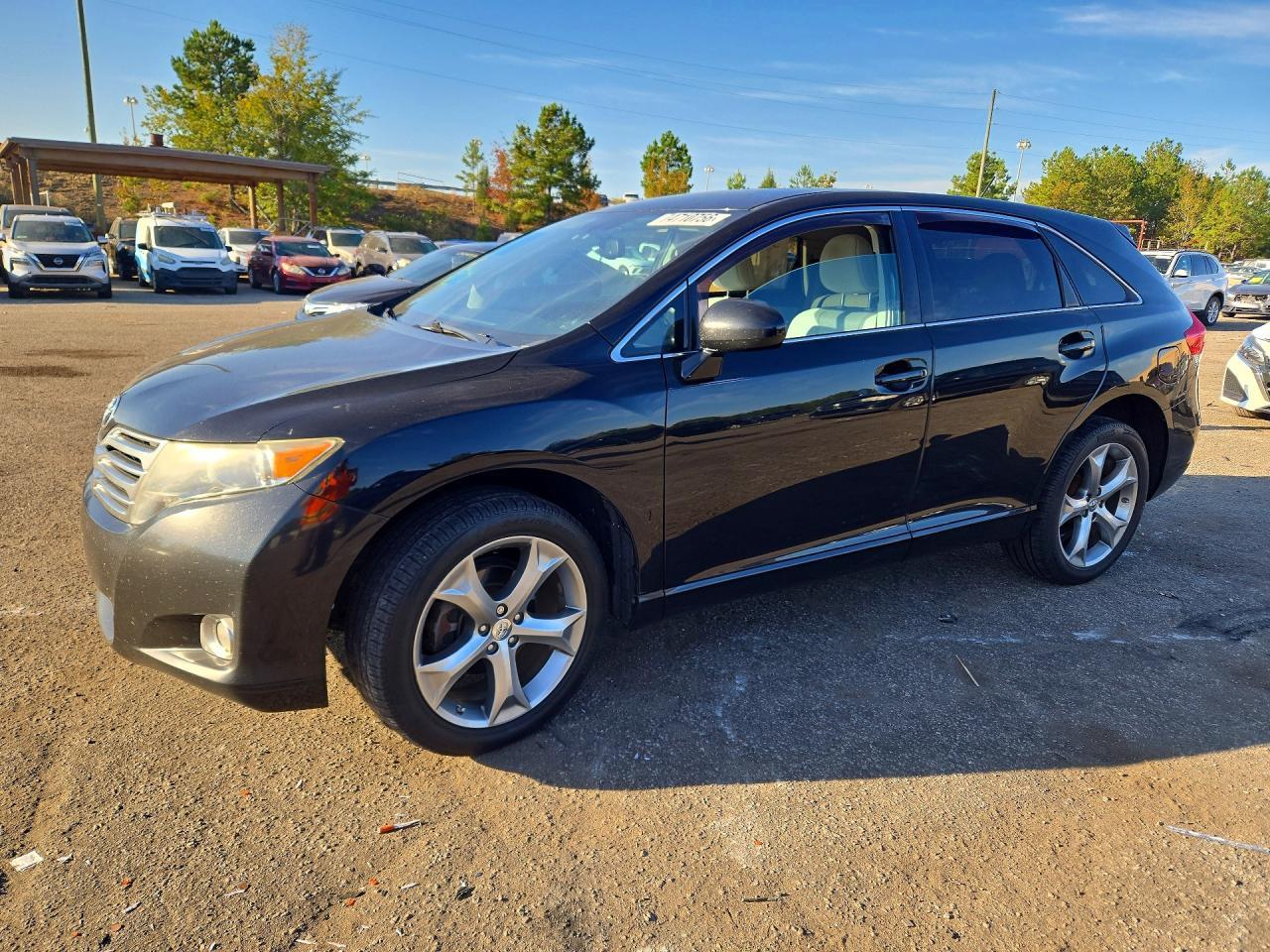 Vue de 2012 TOYOTA VENZA LE, angle 1
