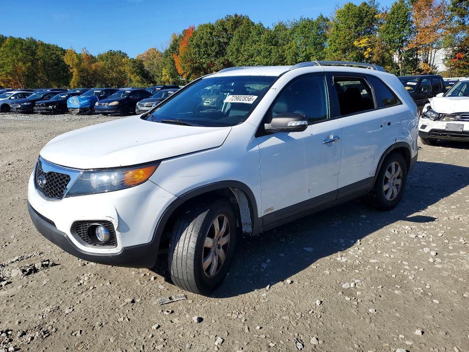2013 KIA SORENTO LX  