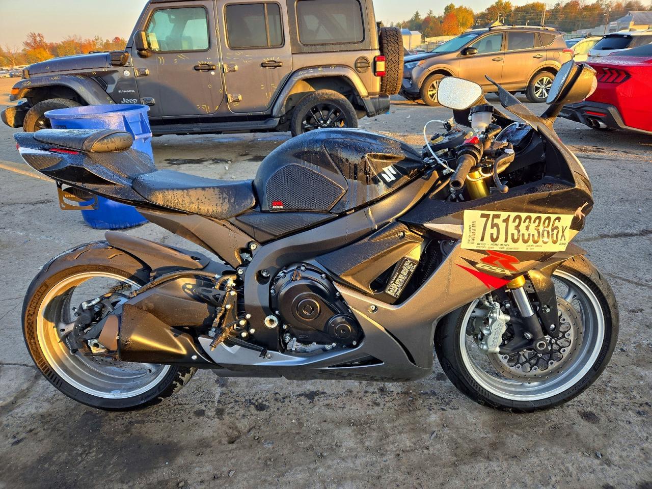 Вид 2018 SUZUKI GSX-R750, угол 1