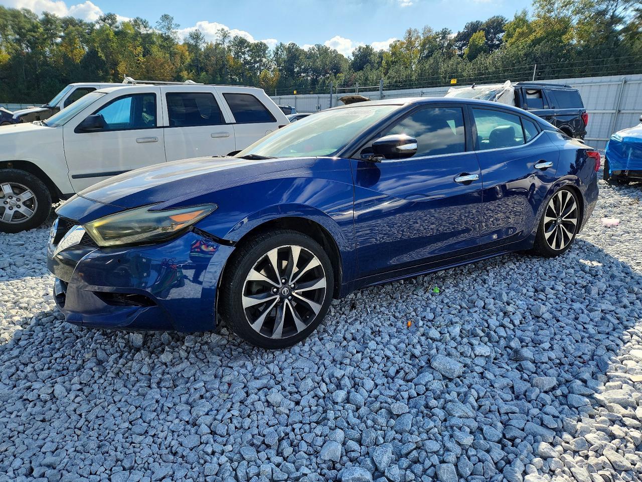 Vue de 2016 NISSAN MAXIMA 3.5 SR, angle 1