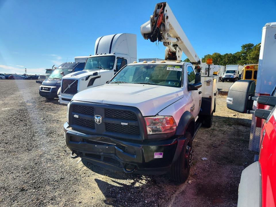 2015 RAM 5500 BUCKET TRUCK