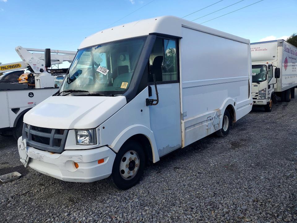 2017 ISUZU REACH DELIVERY VAN