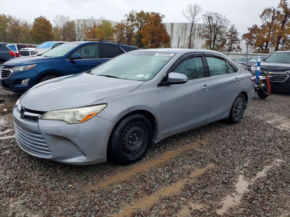 2015 TOYOTA CAMRY HYBRID LE  