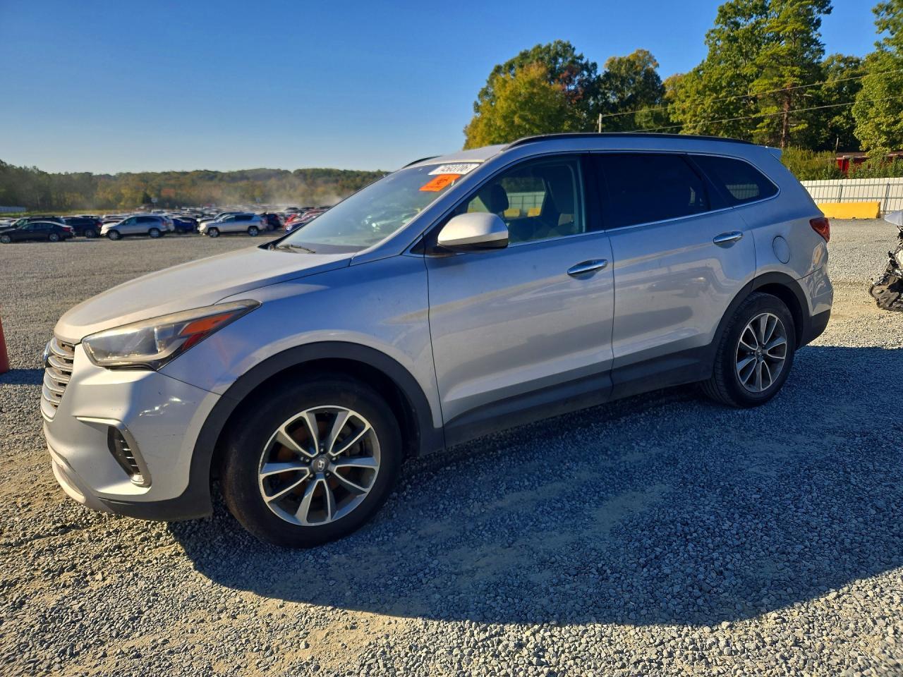 Vue de 2017 HYUNDAI SANTA FE SE, angle 1