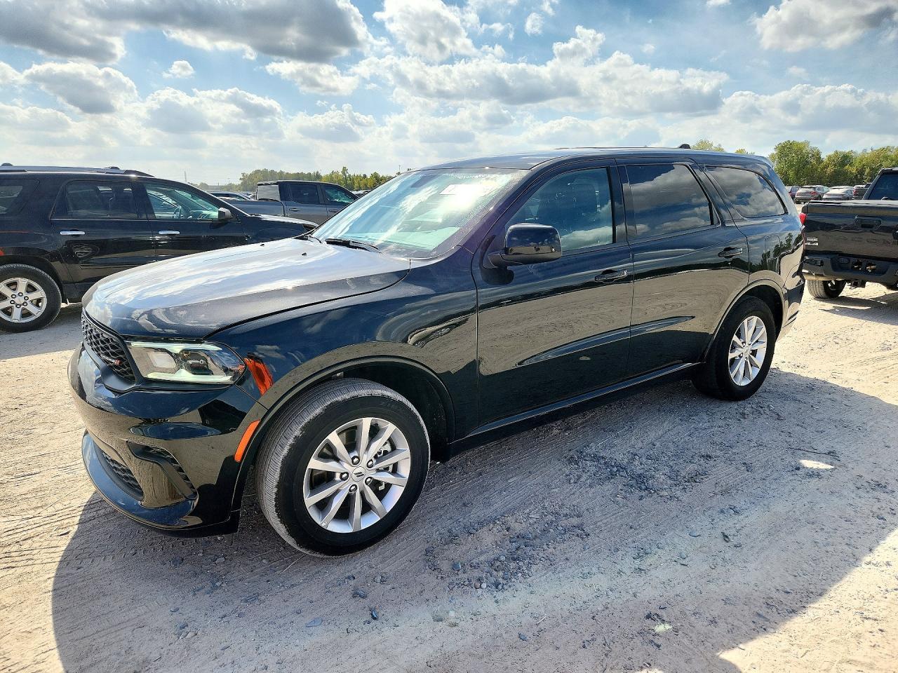 Вид 2026 DODGE DURANGO GT, угол 1