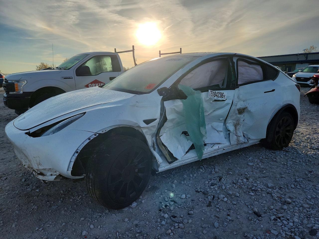 منظر 2023 TESLA MODEL Y، زاوية 1