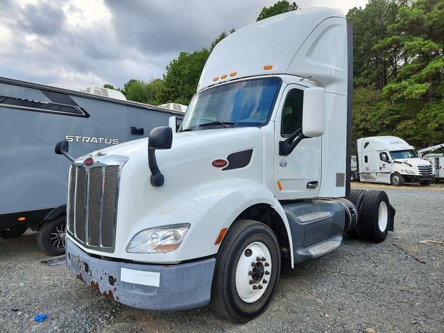 2017 PETERBILT 579 SEMI TRUCK