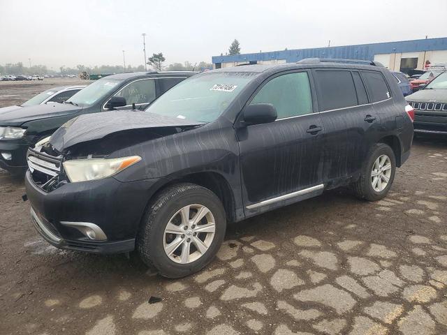 2013 TOYOTA HIGHLANDER SE  