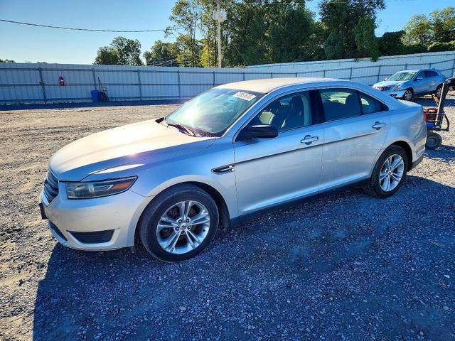 2015 FORD TAURUS SE  