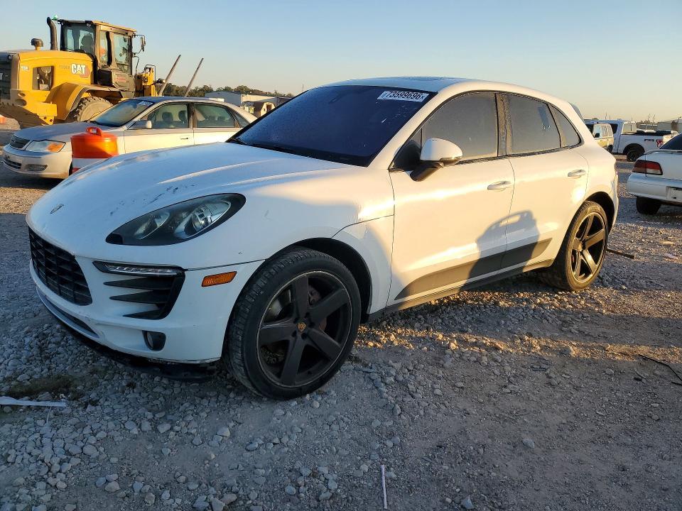 2015 PORSCHE MACAN S  