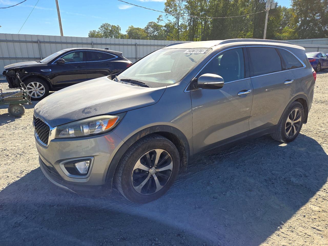 Vue de 2017 KIA SORENTO EX, angle 1