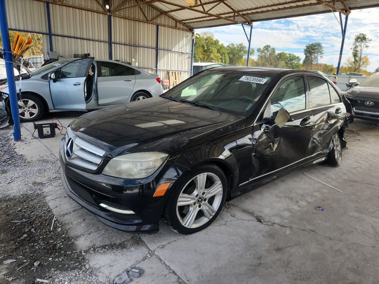 منظر 2011 MERCEDES-BENZ C 350، زاوية 1