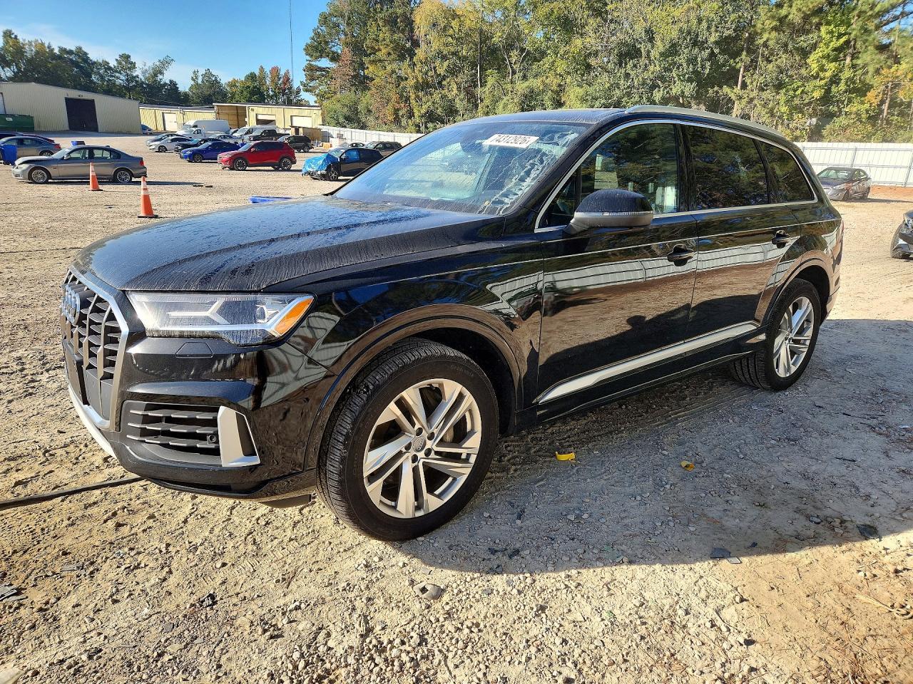 Vue de 2020 AUDI Q7 PREMIUM PLUS, angle 1