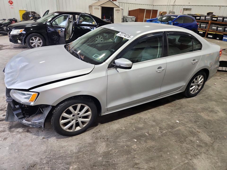 2013 VOLKSWAGEN JETTA SE  