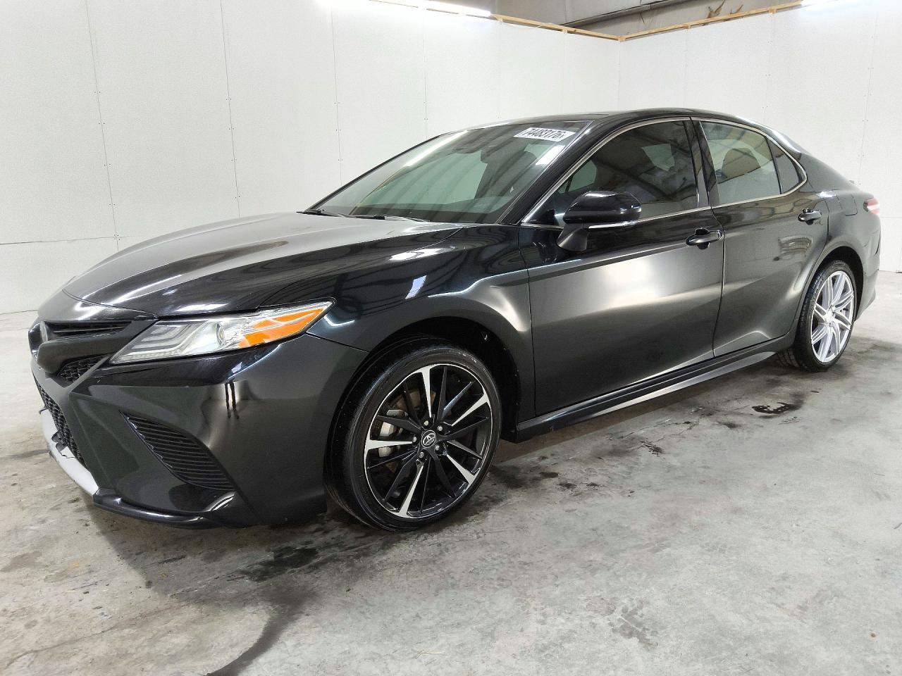 Vista de 2020 TOYOTA CAMRY XSE, ángulo 1