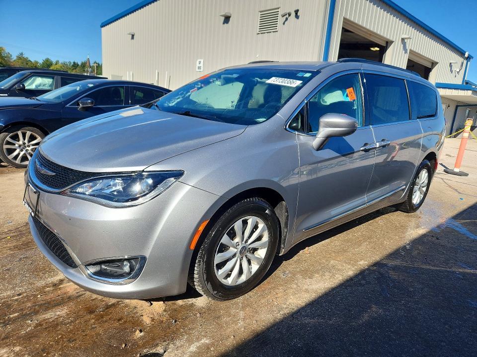 2017 CHRYSLER PACIFICA TOURING L  