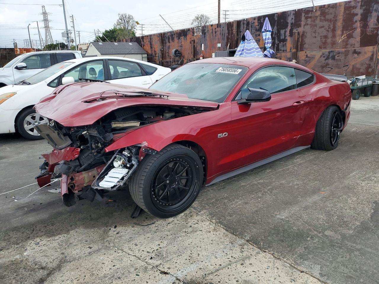 Вид 2015 FORD MUSTANG GT, угол 1