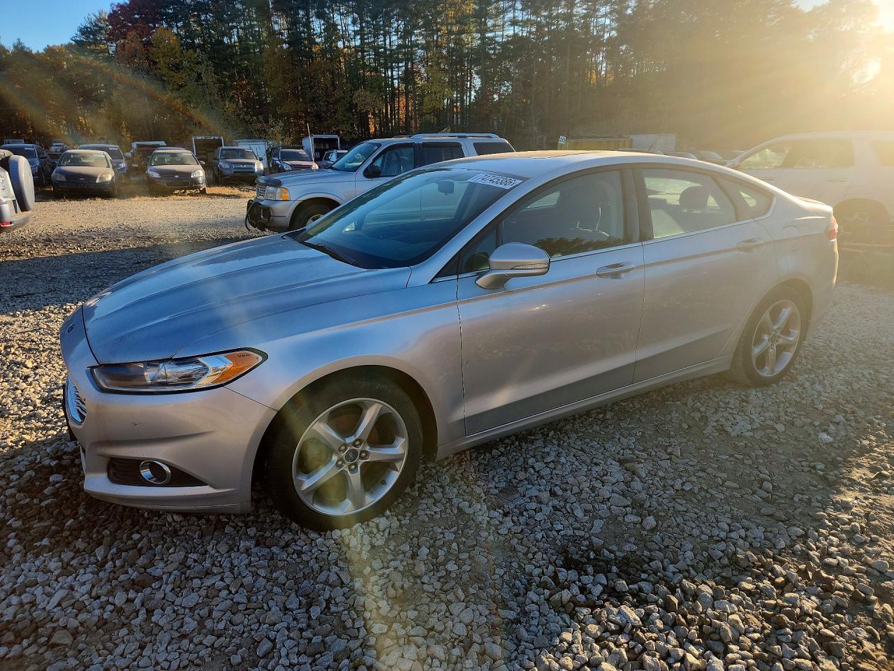 Vista de 2013 FORD FUSION SE, ángulo 1