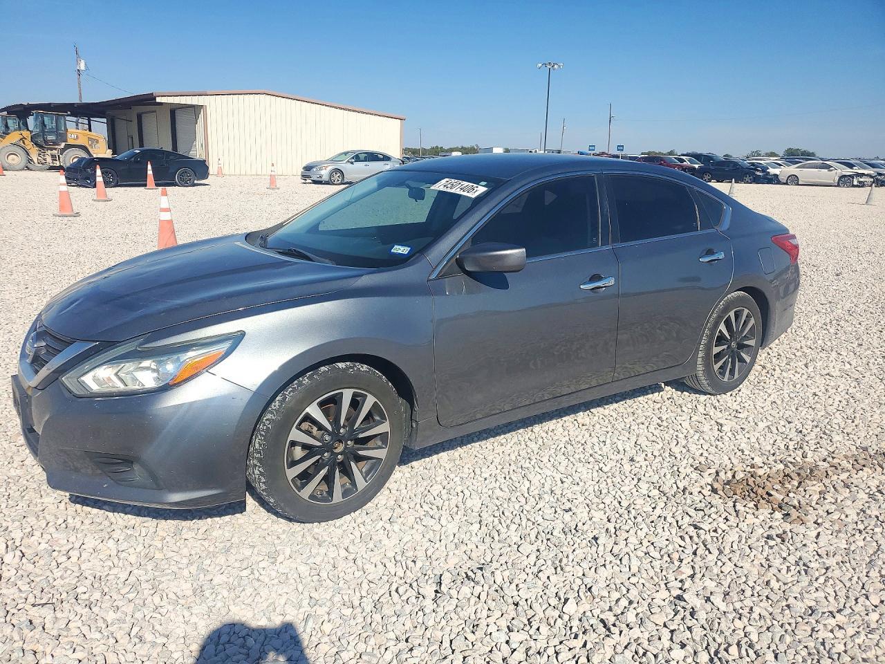 Vista de 2017 NISSAN ALTIMA 2.5 SV, ángulo 1