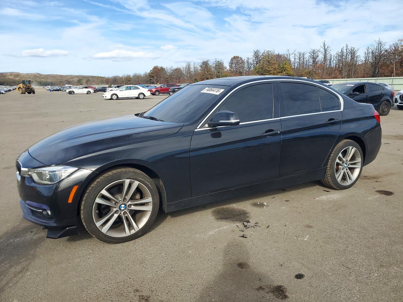 Вид 2017 BMW 330 XI, угол 1