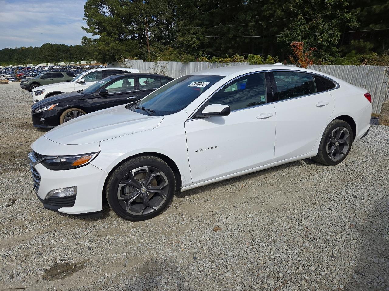 Vue de 2023 CHEVROLET MALIBU LT, angle 1