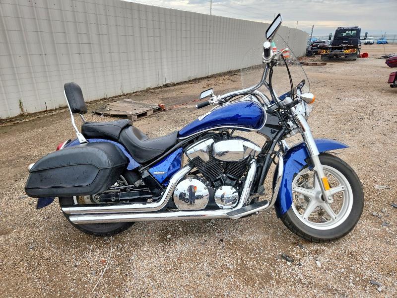 2010 HONDA VT1300 CT  