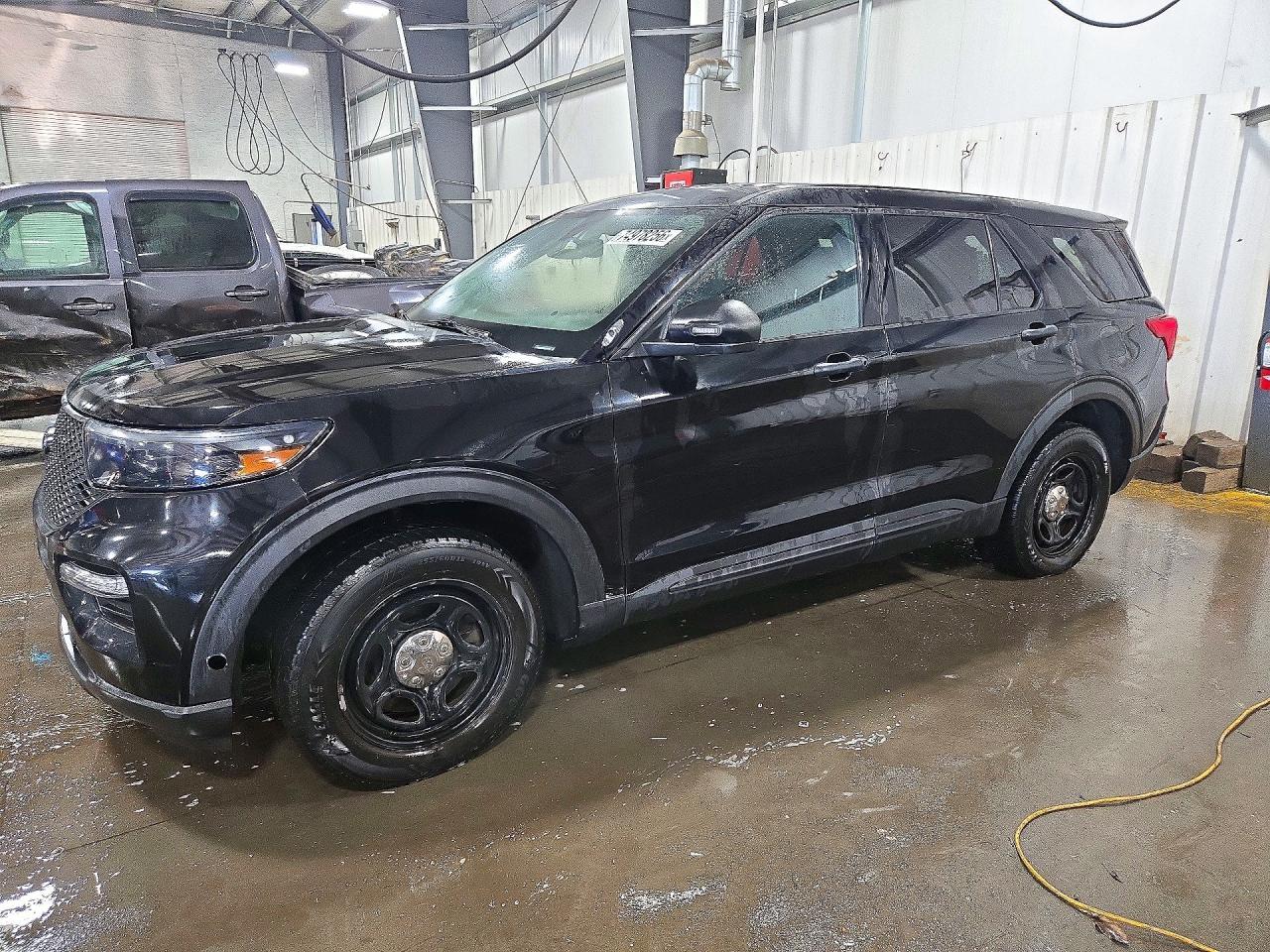 Vue de 2020 FORD EXPLORER POLICE INTERCEPTOR, angle 1