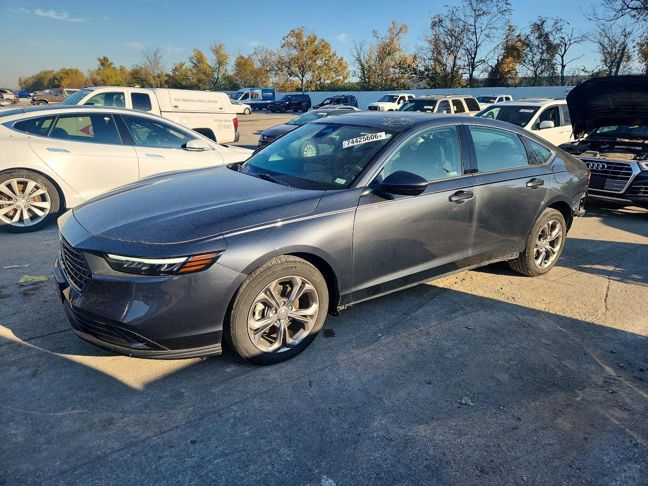 Vista de 2024 HONDA ACCORD EX, ángulo 1
