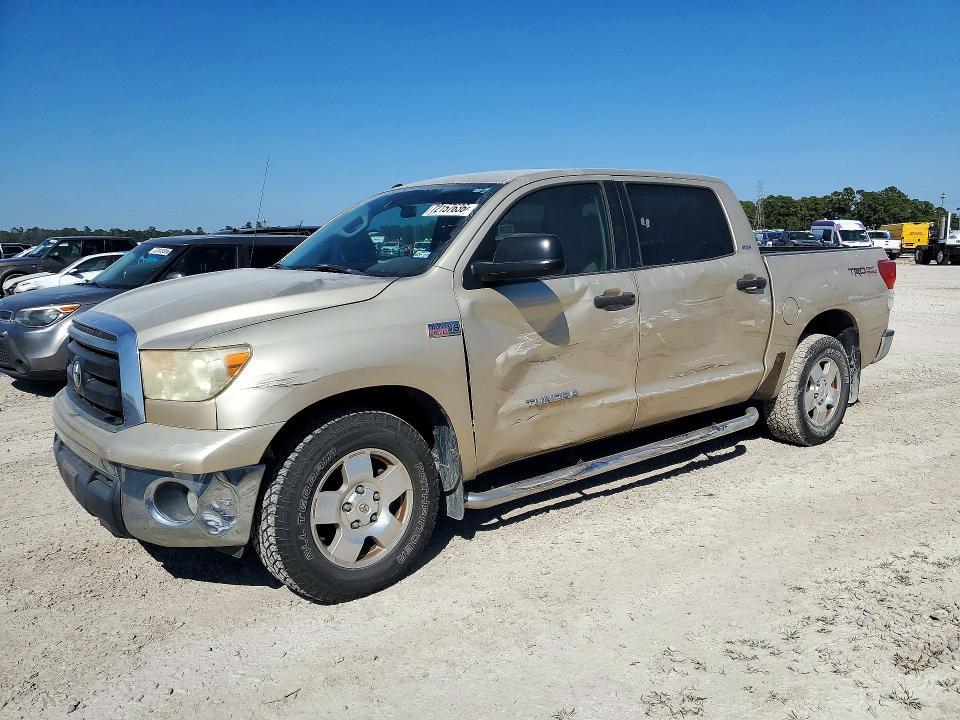 2010 TOYOTA TUNDRA CREWMAX SR5  