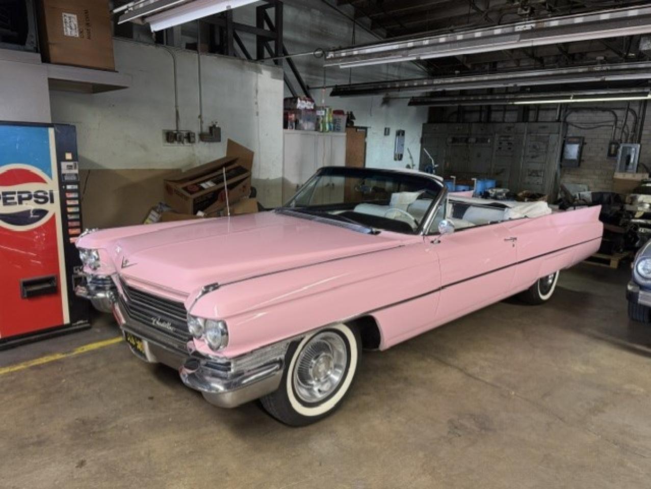 منظر 1963 CADILLAC DEVILLE، زاوية 1