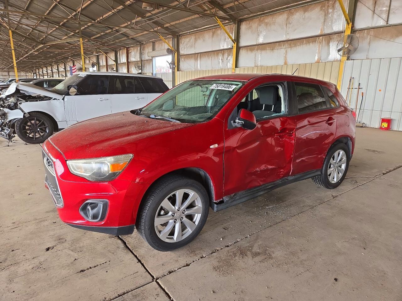 منظر 2015 MITSUBISHI OUTLANDER SPORT ES، زاوية 1