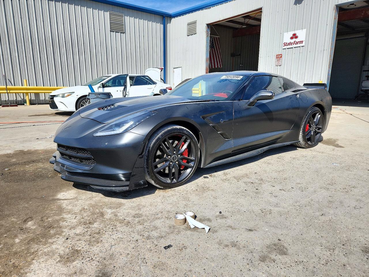 Vue de 2017 CHEVROLET CORVETTE STINGRAY Z51 1LT, angle 1