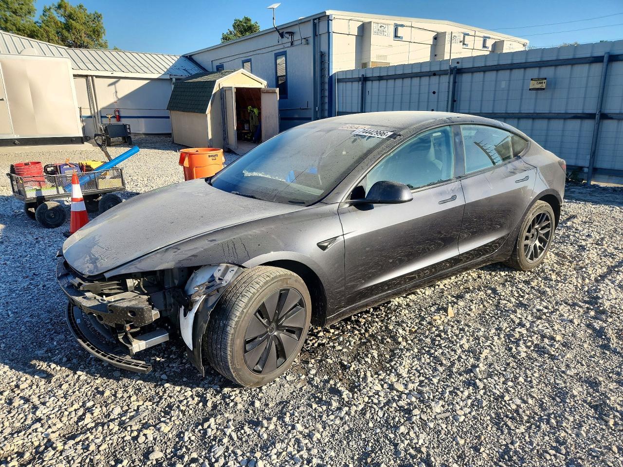 Vue de 2025 TESLA MODEL 3, angle 1