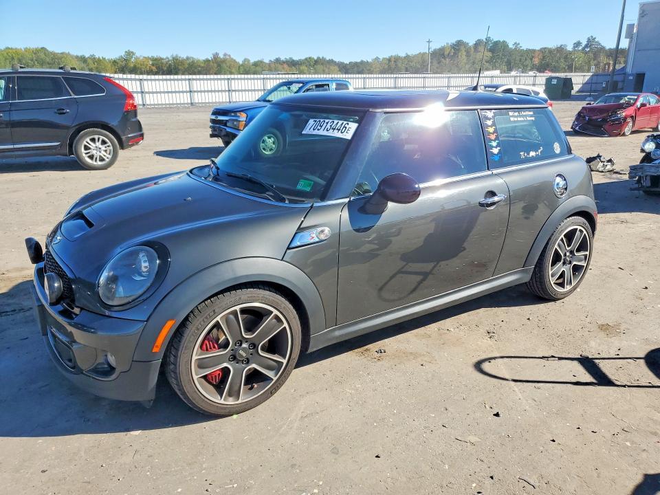2013 MINI COOPER S  