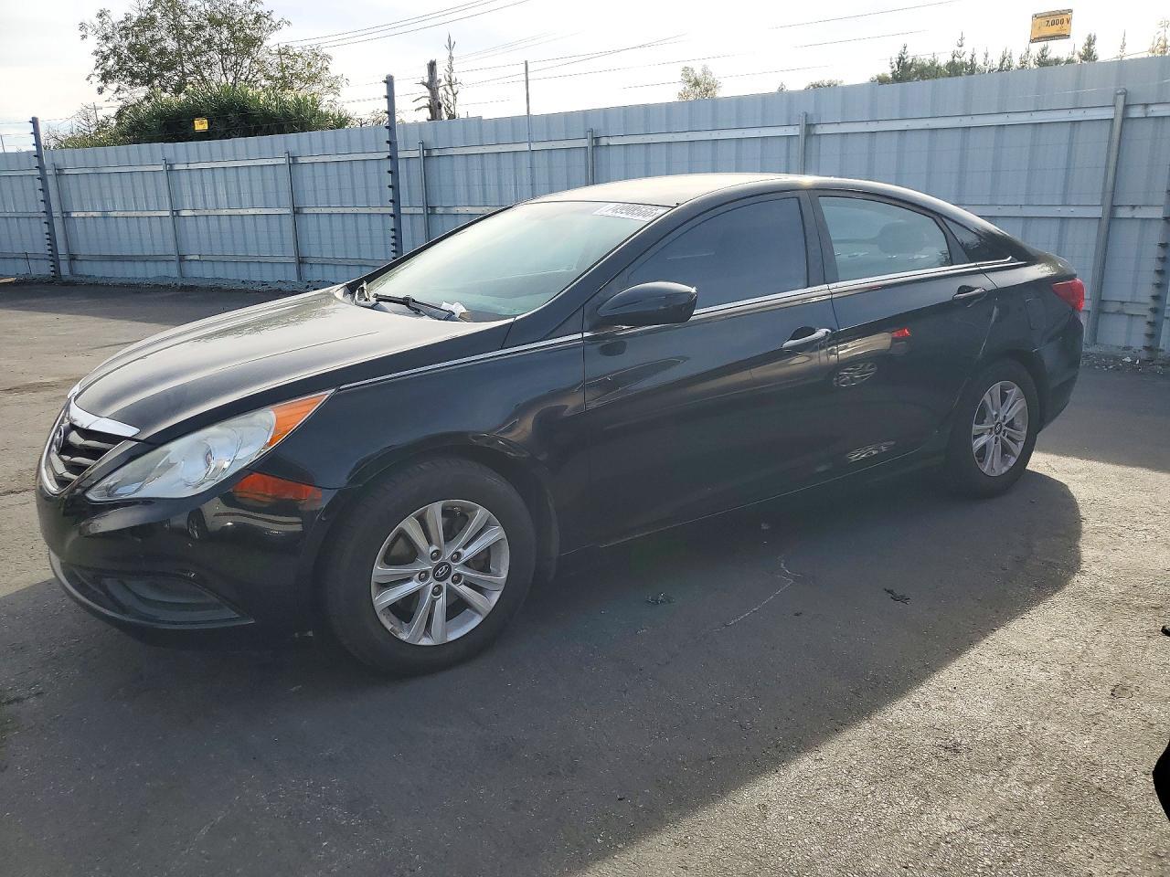 منظر 2013 HYUNDAI SONATA GLS، زاوية 1
