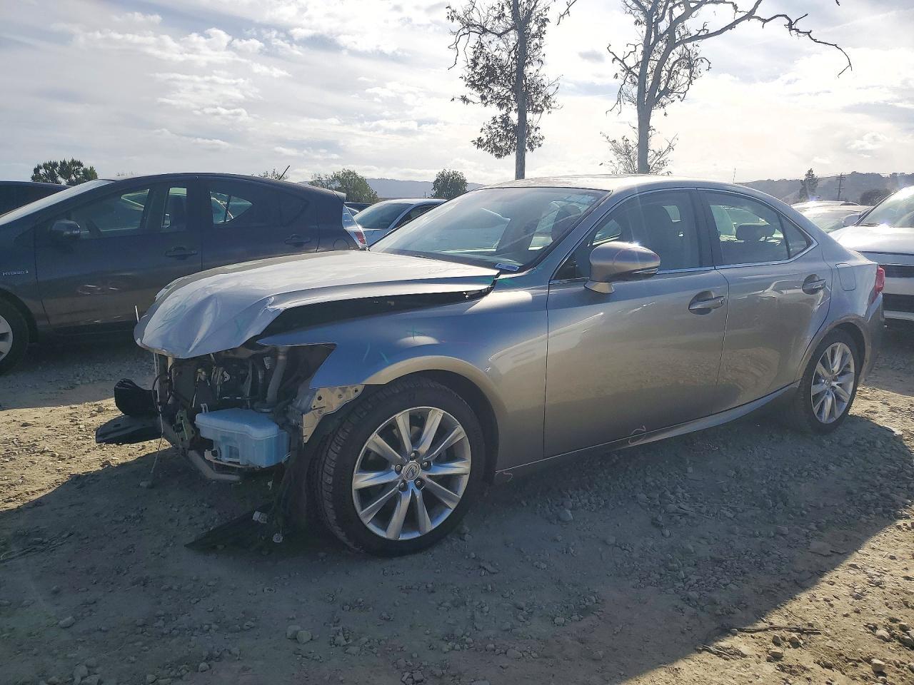 منظر 2014 LEXUS IS 250، زاوية 1
