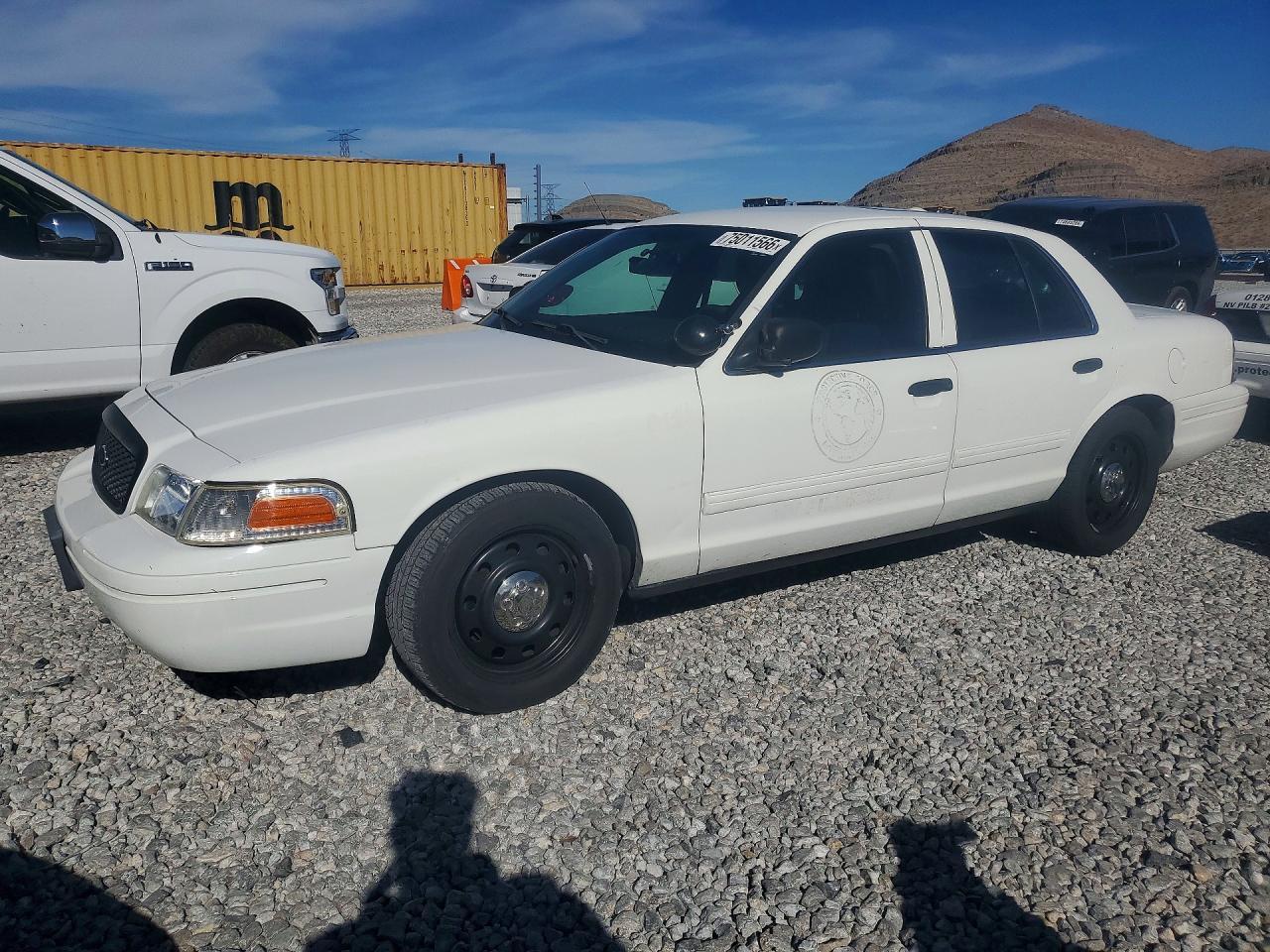 منظر 2011 FORD CROWN VICTORIA POLICE INTERCEPTOR، زاوية 1